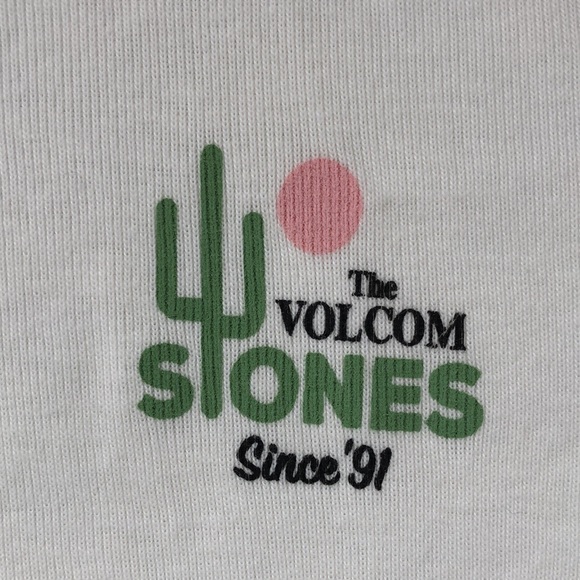 NWOT! - VOLCOM “The VOLCOM Stones” 100% Cotton Crop Baby Tee - Picture 3 of 6